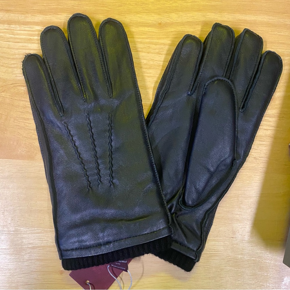 Brand New Bruno Magli Leather Gloves